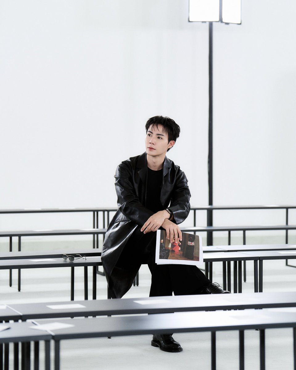 annie_Hstyles's tweet photo. เพิ่งนึกได้ พี่ซีในลุค JIL SANDER อันนี้เหมือนเล่นเรื่อง The Matrix 555555555555 😎

ZEE PRUK MFW 2027 ꩜
#JILSANDERxZEEPRUK
#JILSANDER : #ZeePruk https://t.co/uY03AAxJnS