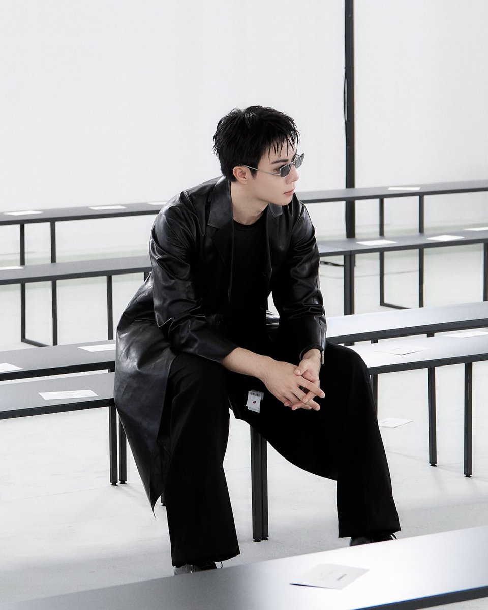 annie_Hstyles's tweet photo. เพิ่งนึกได้ พี่ซีในลุค JIL SANDER อันนี้เหมือนเล่นเรื่อง The Matrix 555555555555 😎

ZEE PRUK MFW 2027 ꩜
#JILSANDERxZEEPRUK
#JILSANDER : #ZeePruk https://t.co/uY03AAxJnS
