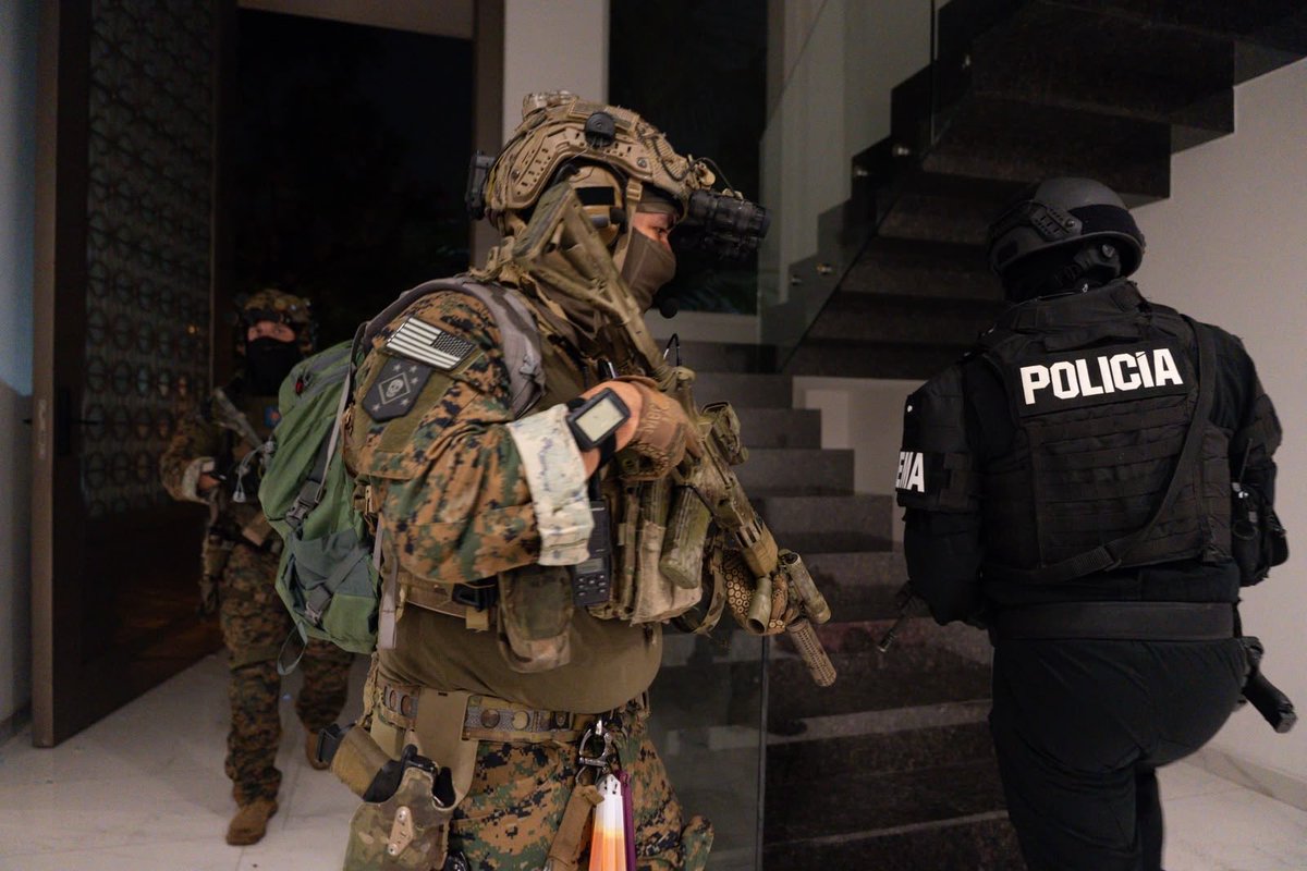 DanielNoboaOk's tweet photo. Ayer, ante la ONU, hablé de una realidad: ningún Estado puede enfrentar solo a un enemigo que cruza fronteras.

Y hoy, bajo la dirección de la Policía Nacional y con el apoyo de la DEA y el Comando Sur, desarticulamos una estructura vinculada al Cártel Jalisco Nueva Generación y detuvimos a más de 30 personas.

Gran trabajo en nuestra misión de recuperar el Ecuador y la región.