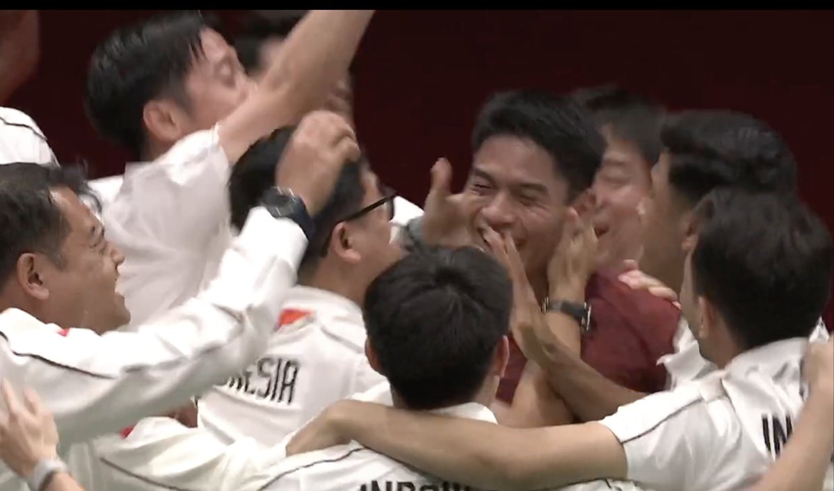 ainurohman's tweet photo. INDONESIA EMASSSSSSSSSSS!!!!!! 

✅Emas pertama Indonesia di Asian Games 2026! 
✅Emas pertama tim beregu putra Indonesia dalam 28 tahun! 

LUAR BIASA, ANAK2 MUDA!!!!! https://t.co/3IGdsGS41C