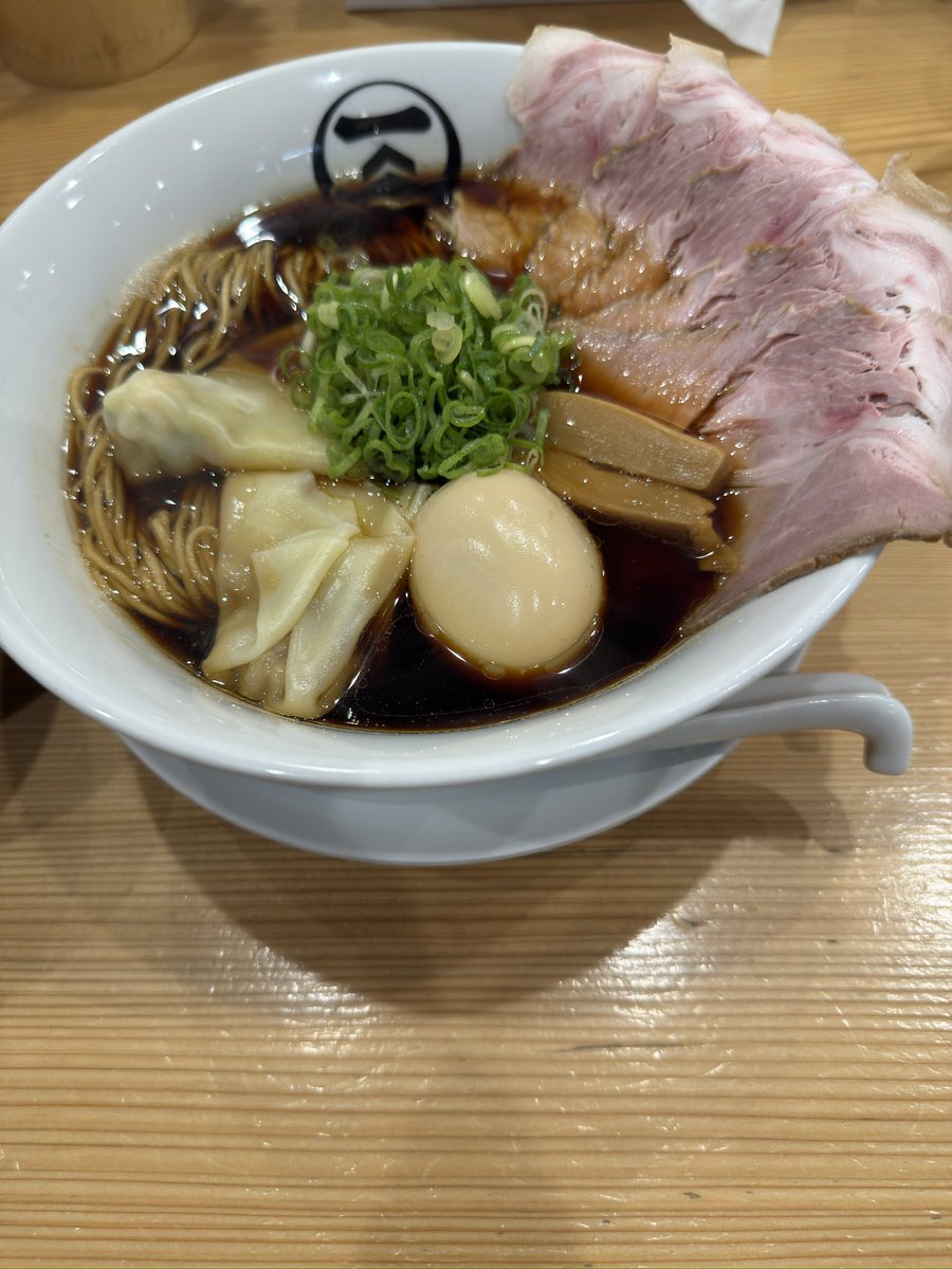 chocolat11air's tweet photo. 仕事で方面に行ったので、なかなか行く機会がなかった豚やどっさんに行こうかと思い行ったら振り替えで休み💦
それではとたんぽぽさんに行ったら臨時休業💦
それではとらぁ麺きむらさんへ
看板メニューの魚だし醤油ラーメンお値段1550円😆
再訪はないかな💦
#豚やどっ
#たんぽぽ
#らぁ麺きむら https://t.co/bmqTSzI69W