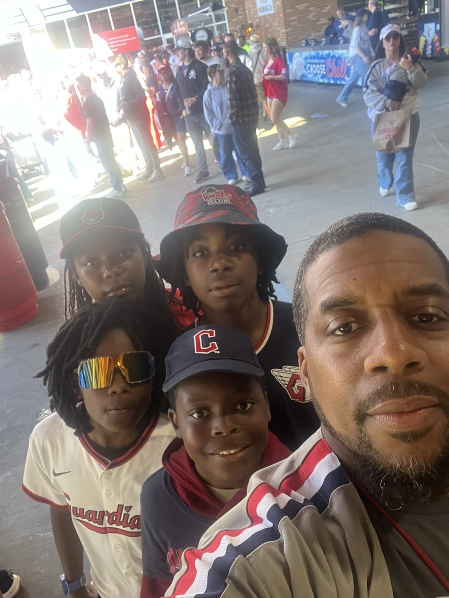 shotimemack's tweet photo. I will not be at the shop Saturday, Sunday or Monday https://t.co/q0RwWtCvbn