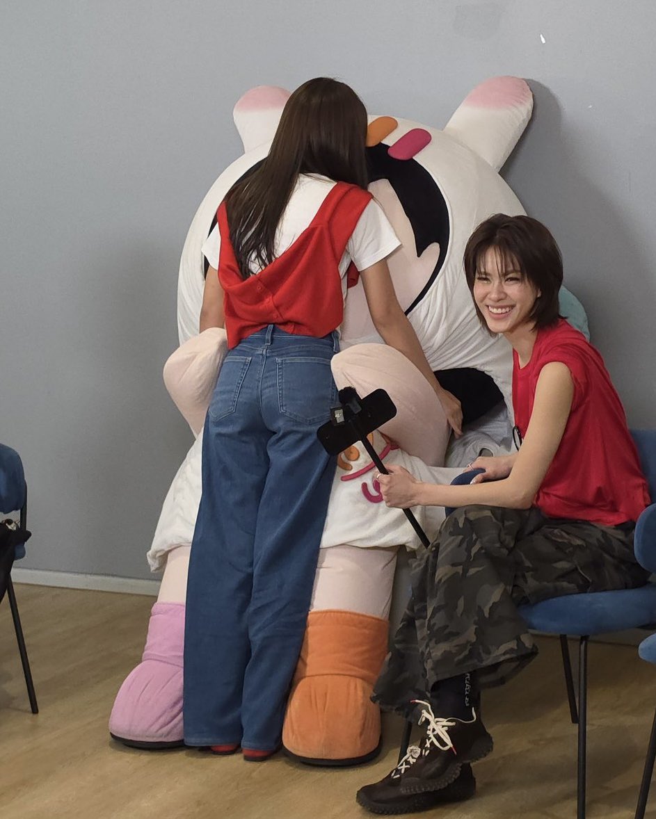 aoomswift's tweet photo. เอนี่กับบอนนี่คือมีแต่อะไรแบบนี้เนาะ น่ารักมาก666265(517786 https://t.co/bmJk3IS1T1