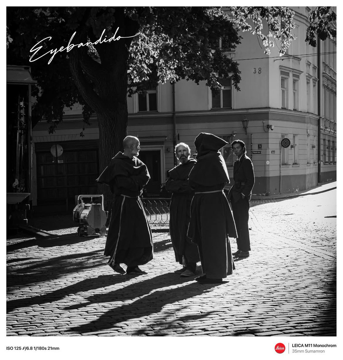 seon__holic's tweet photo. “Portraits of Delusion” crumbs 🥹
📍Riga, Latvia 🇱🇻 

“The Past Within the Present in Riga: caught between the real city and a recreated past. A movie set for a recreated Shanghai 
#leica #PortraitsOfDelusion #disneyplus #BlackAndWhitePhotography #rigadomecathedral”

© eyebandido

#현혹 #PortraitsofDelusion #김선호 #KimSeonho