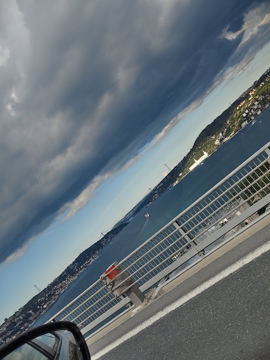 06_Atakizi's tweet photo. İstanbul gerçekten çok güzel bir şehir ama gezmeye gelinir  trafik de yasanmaz burada🌺🌺🌺
#istanbul https://t.co/WMWsXoubey