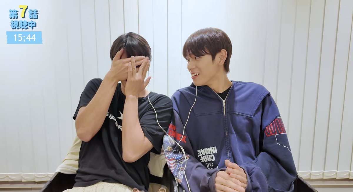 ayyyu0801's tweet photo. 歩汰くんのこと今まで守って顔隠してくれてたけど、結局自分も恥ずかしくて顔隠しちゃう一心くん年下感あって好

 #ユアスカ  #YourSkyJP
 #相原一心  #福田歩汰 https://t.co/QCZnHULjDk