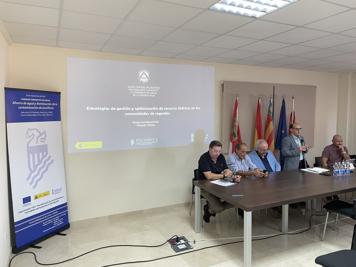 fecoreva's tweet photo. 💧 Jornada formativa y visita técnica en Aspe sobre ahorro de agua y disminución de la contaminación de acuíferos.

📚 Esta actividad se ha desarrollado dentro del marco de las ayudas para la transferencia de conocimientos del Plan Estratégico de la PAC 2023-2027. https://t.co/7d67YGuvjH