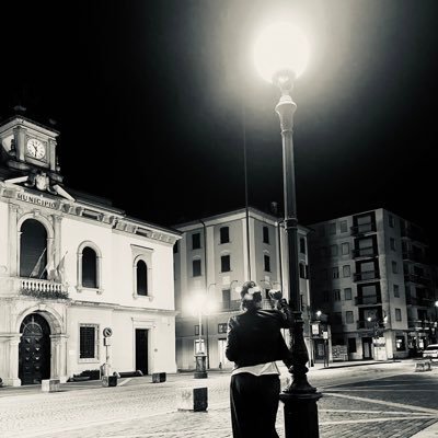 Avv_Utterson's tweet photo. @dingo2690Return Hai fatto un'opera di bene: sono anni che prende freddo di notte senza fare manco un cliente. Non ha imparato nulla da sua madre!!! https://t.co/B5PNYqOxkQ