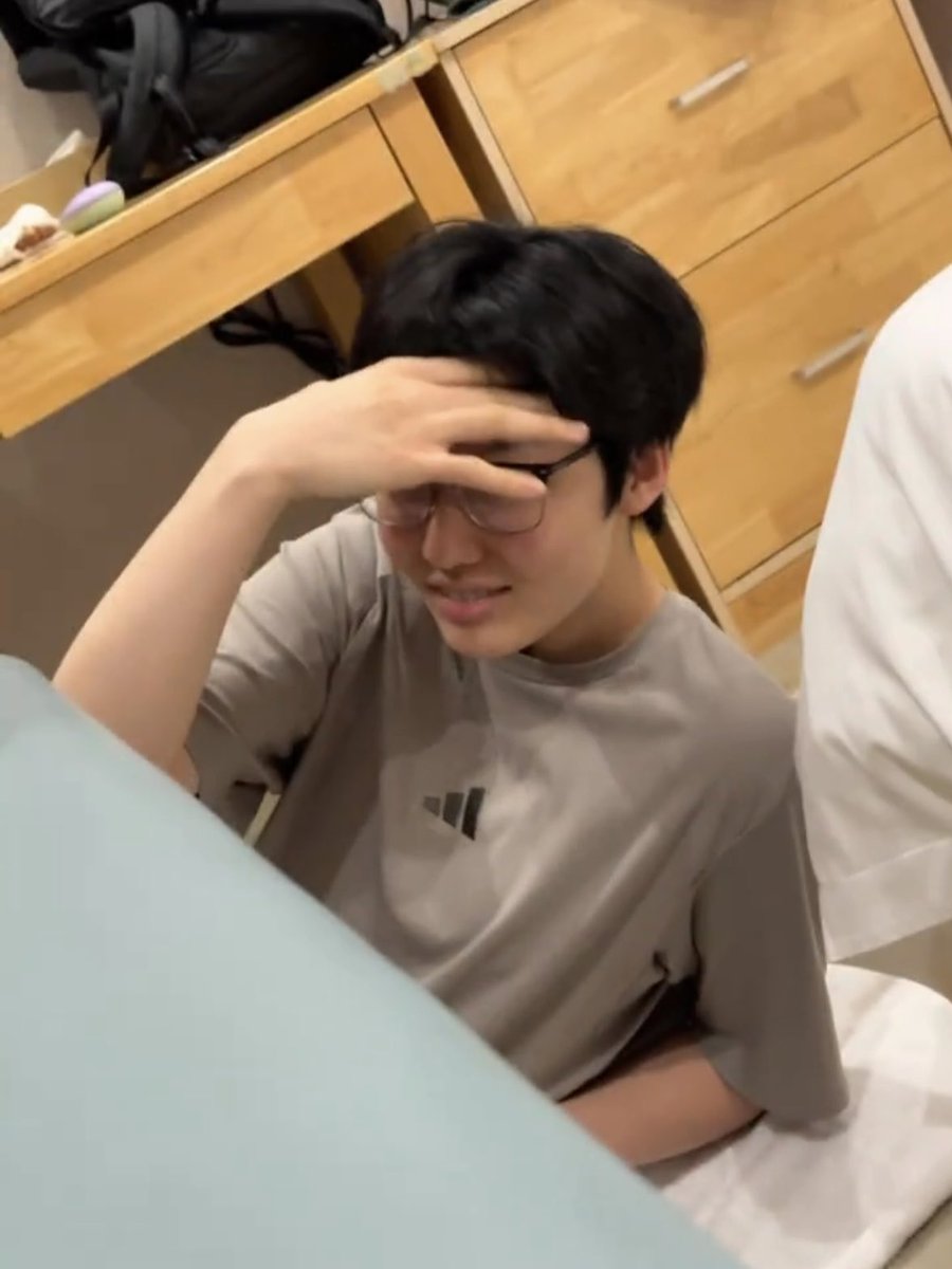 zhuniperting's tweet photo. 2002 ป้าเข้าใจ แต่ 2009 ห้ะ https://t.co/ULY5UmTRxk