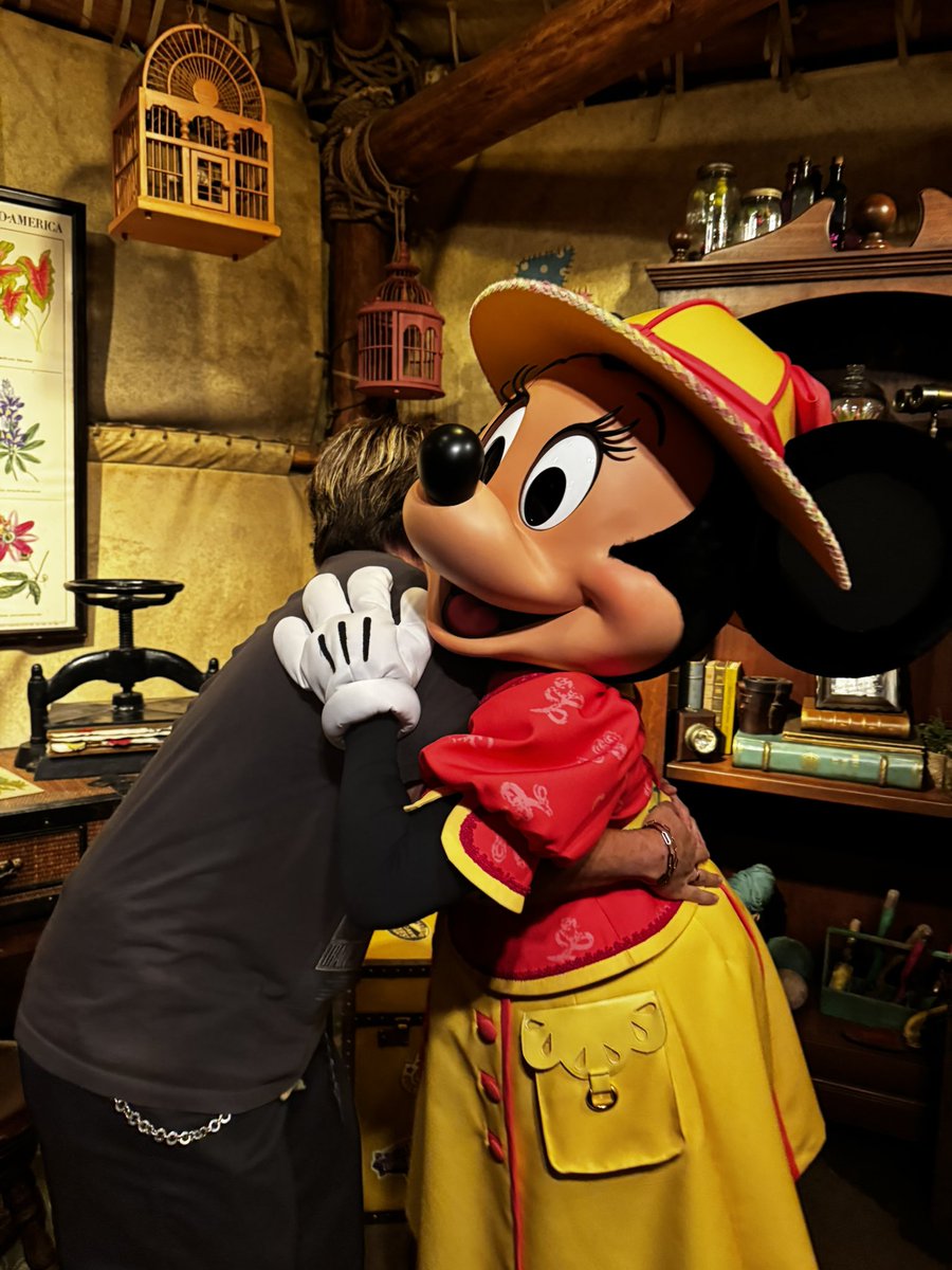 ayumu119's tweet photo. ディズニーのハロウィン行ってきた🎃
#ディズニー https://t.co/Ny9fjbuDMG