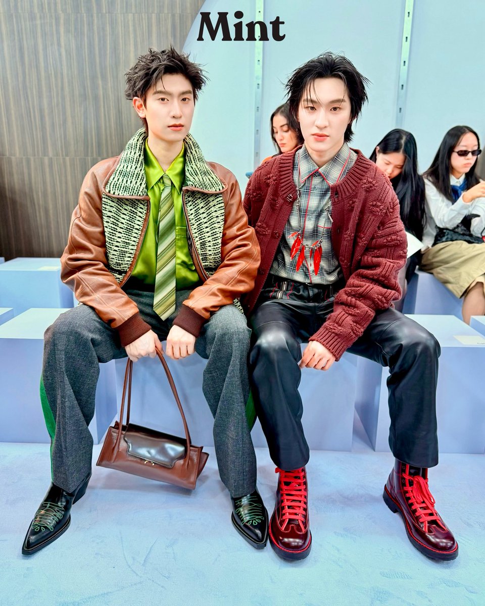 mintmag_th's tweet photo. หล่อสะดุดตา! #MintReports เสิร์ฟภาพหล่อของหนุ่มคู่ฮอต #โทมัสก้อง ขณะเดินทางมาร่วมชมแฟชั่นโชว์ Marni คอลเล็กชั่นใหม่ Spring Summer 2027 ที่จัดขึ้นในวันนี้ ณ มิลาน ประเทศอิตาลี เรียกได้ว่ามาหล่อ สีสันเด่นเลยทีเดียว  💚

THOMAS KONG MFW SS27 
#MARNIxTHOMASKONG
#ThomasKong 
#Marni #MarniTH
#Marniss27
#MintMagTH