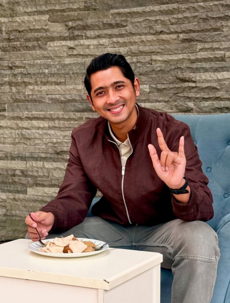 newtamimit's tweet photo. Makan yang banyak love 🤟🏻🥰
#AryaSaloka https://t.co/F5nuruSRJ1