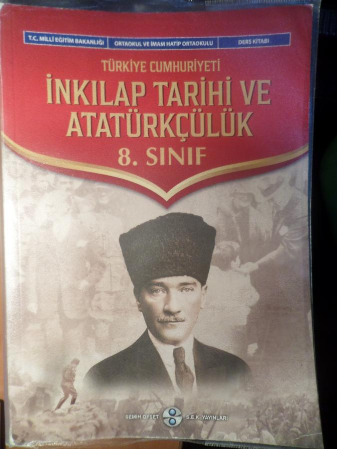 nmdjgr's tweet photo. @kemaloplatonist SEN NASIL 8. SINIF İNKILAP TARİHİ VE ATATÜRKÇÜLÜK KITABINI UNUTURSUN https://t.co/czj7IdzhuA