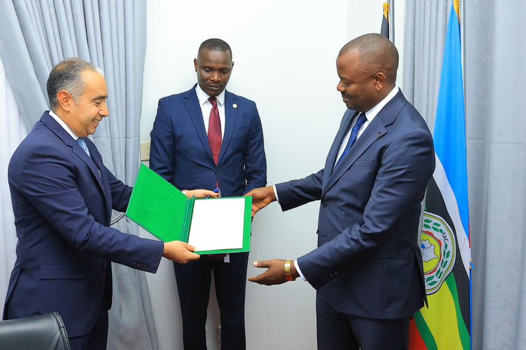 UgandaMFA's tweet photo. UGANDA, EGYPT DEEPEN ECONOMIC COOPERATION AS AMBASSADOR ELGAMMAL PRESENTS CREDENTIALS

The Minister of State for Foreign Affairs, @HonKyeyune has received the newly accredited Ambassador of the Arab Republic of Egypt to Uganda, H.E. Sherif Mohamed Abdellatif Elgammal, who presented copies of his Letters of Credence.

The meeting focused on strengthening Uganda–Egypt economic cooperation, with emphasis on investment, infrastructure, energy, health, agriculture, and technology transfer.

Hon. Kasolo welcomed the growing interest from Egyptian investors and called for follow-up on the proposed dedicated industrial park for Egyptian companies, including pharmaceutical and manufacturing investments.

The two sides also explored opportunities for Egyptian companies in road construction, renewable energy, and glass manufacturing, building on the ongoing infrastructure projects being undertaken by Egyptian firms in Uganda.