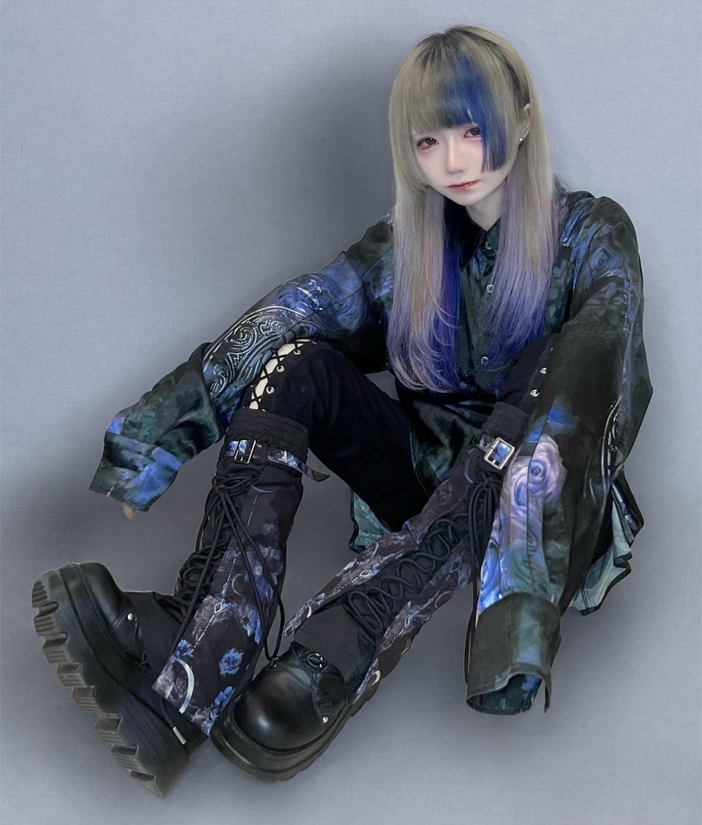 HadeRick__'s tweet photo. 花柄レッグウォーマー【花縛-ﾊﾅﾊﾞﾘ-黒】

可愛らしい印象になりやすいレッグウォーマーですが、合わせるアイテムによってかっこよくも着用できるデザインになっています

(黒は在庫残り少なくなってきてますありがとうございます🥀) https://t.co/VeAW3yGBde
