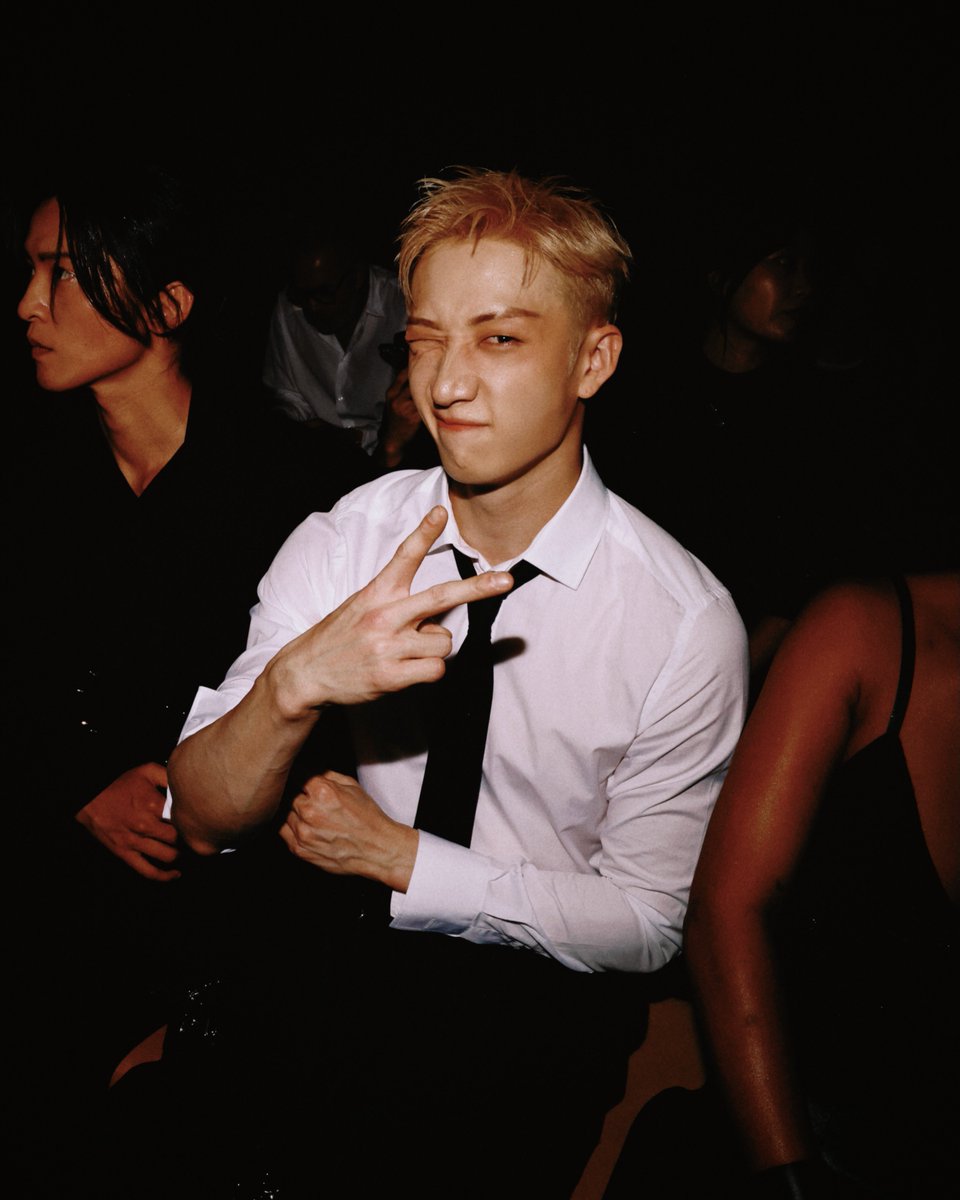 gnabnahcfashion's tweet photo. 📸 | A special appreciation post for the talented photographers who gifted us some of the most stunning photos of Bang Chan from Fendi’s Spring/Summer 2027 show✨

📸: karlphotography, jaylim1, ninofuorimodena

#BangChanxFendiSS27 
#BangChanxFENDI @fendi https://t.co/aahD6SaOru