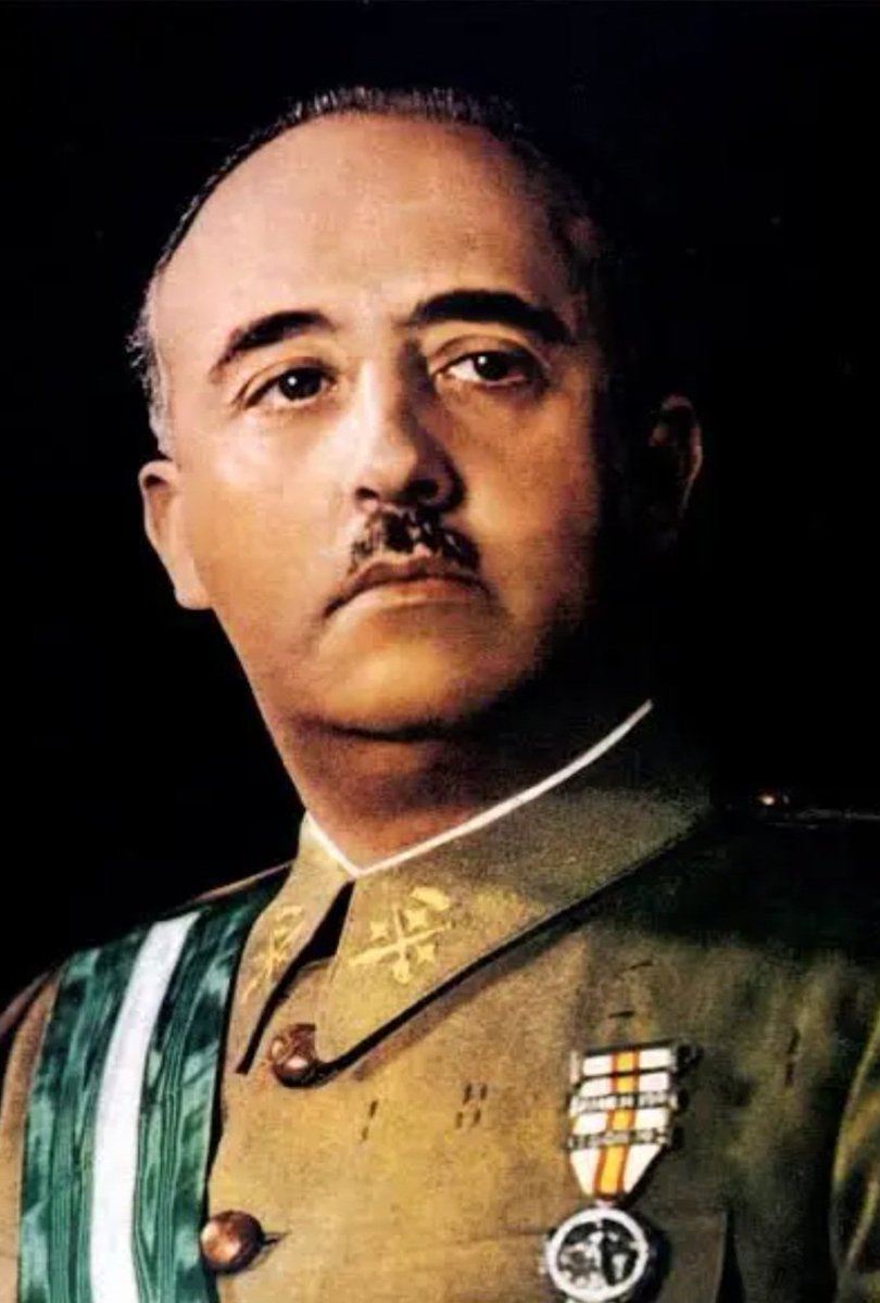 Jhoncrack_4's tweet photo. Vivió 70 años d puta madre gracias a Franco.
La desahucia el PSOE.
Ahora que se aplica su propia norma, montan el circo d la indignación moral.
Primero te chupas el privilegio franquista.
Luego lo limitas tú.
Y cuando se acaba... ¡fascistas!

Zurdos, vacilar a vuestra puta madre. https://t.co/gpMJrIQn4Q