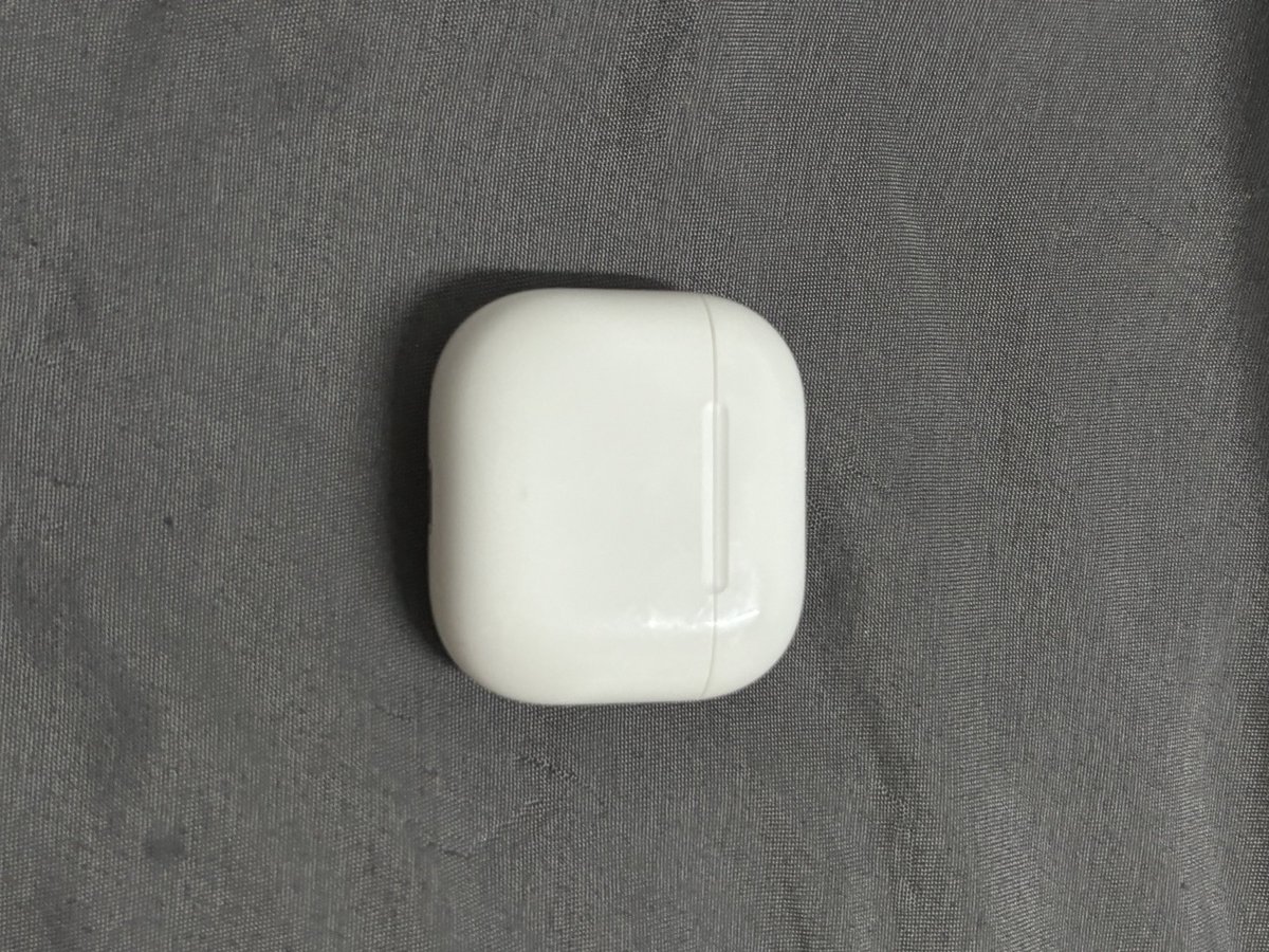 odceles's tweet photo. ส่งต่อ airpods 4 ค่า มีกล่องให้ 2400 รวมส่ง
#แอร์พอดมือสอง
#ส่งต่อairpods #airpodsมือ2 #แอร์พอดมือสอง #Airpodsgen4 #AirPods https://t.co/xBol3kRdzl
