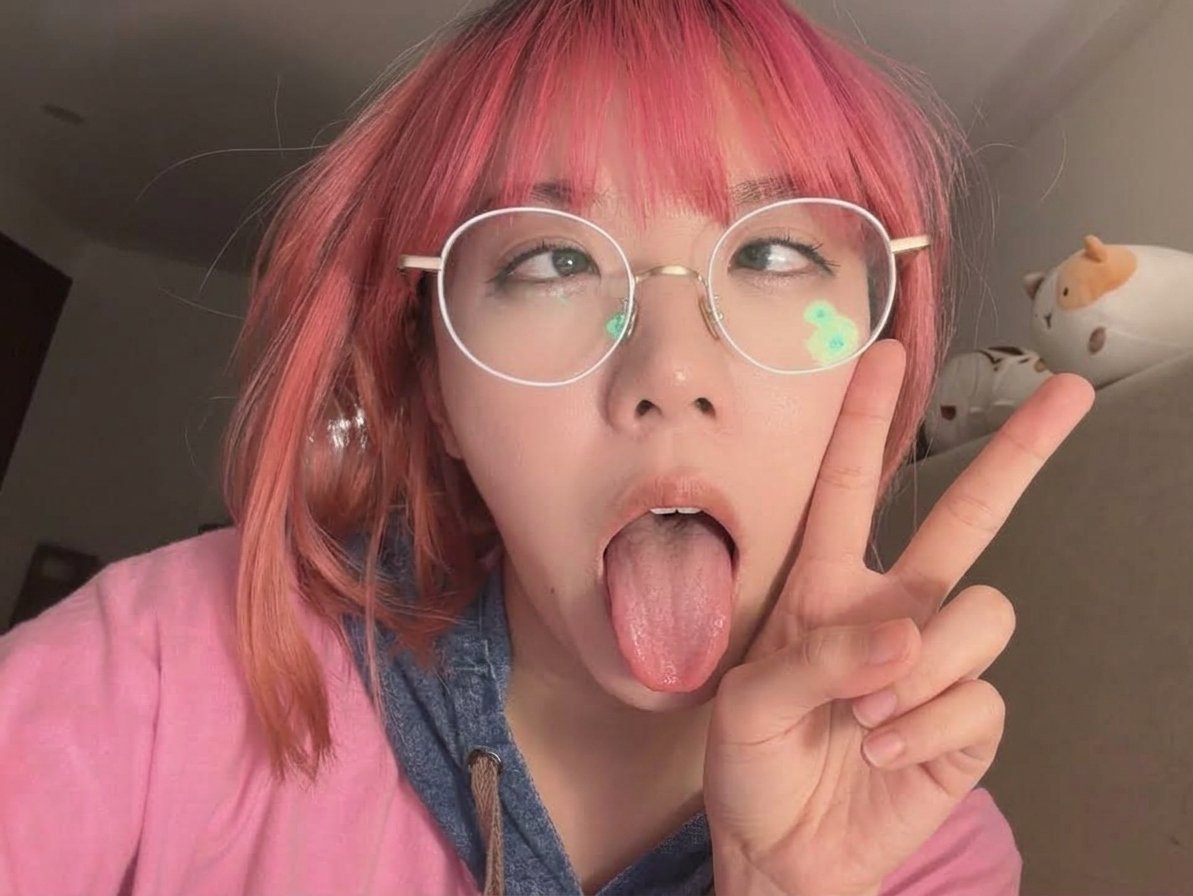 Ahegao92's tweet photo. Lilypichu knows how to do it https://t.co/UGbEXPlia2