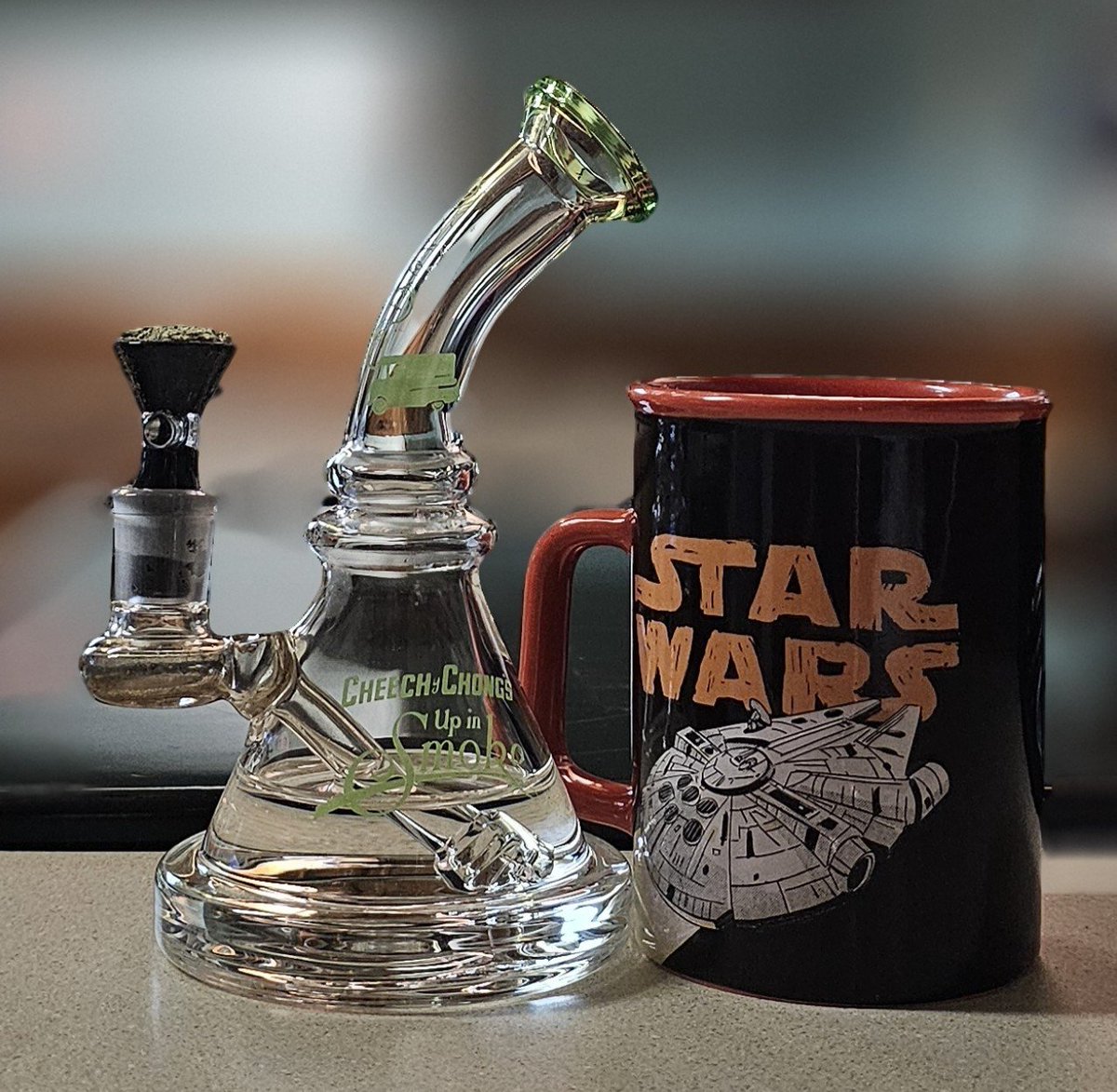 joshuapequeno77's tweet photo. Goodmorning stoners!! Wakin n bakin with the Strawberry π from @cheechandchong on this warm south Louisiana morning!! Hope yall have a great, hazy AM and stay groovy #StonerFam #420community #Mmemberville #420friendly #wakeandbake https://t.co/tEAWOXOyhq