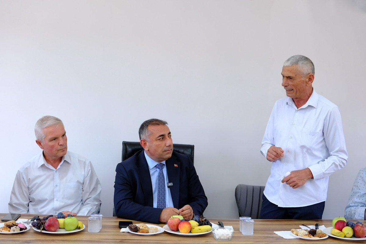 GungorGecer's tweet photo. Yüreğir Sebze ve Meyve Hali’nde esnaflarımız ve emekçi kardeşlerimizle bir araya geldik, hayırlı işler diledik; taleplerini ve önerilerini doğrudan kendilerinden dinledik.
Adana’mızın alın teriyle çalışan, üreten her kesiminin yanında olmaya; hep birlikte kentimiz için çalışmaya devam edeceğiz.