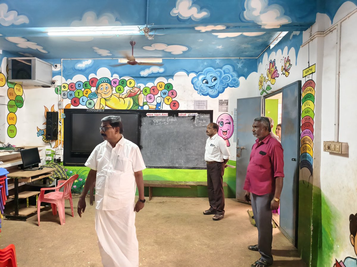 RChellaswamyCPM's tweet photo. வியன்னூர் அரசு தொடக்கப்பள்ளி மற்றும் அரசு உயர்நிலைப்பள்ளிகளில் இன்று நேரில் ஆய்வு மேற்கொண்டேன்.

ஆய்வின்போது பள்ளி வளாகத்தின் மேம்பாடு மற்றும் வளர்ச்சிப் பணிகள் குறித்து ஆசிரியர்களிடம் கேட்டறிந்ததுடன், புதிதாக கட்டப்பட்டு வரும் கட்டிடப் பணிகளையும் பார்வையிட்டு ஆய்வு செய்தேன். https://t.co/ibVITdPcNS