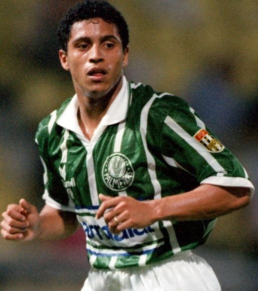 sepkzuan's tweet photo. Lateral historico do fluminense: Renê e Guga 

laterais do Palmeiras: https://t.co/JHDGl0OMAg