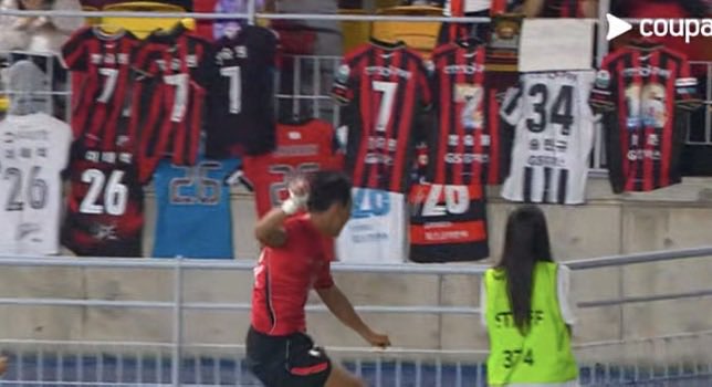 _fcseoul's tweet photo. 어머 꼴장면때 북니폼개깍껴 ♡♡ https://t.co/lWpf0NoJWo