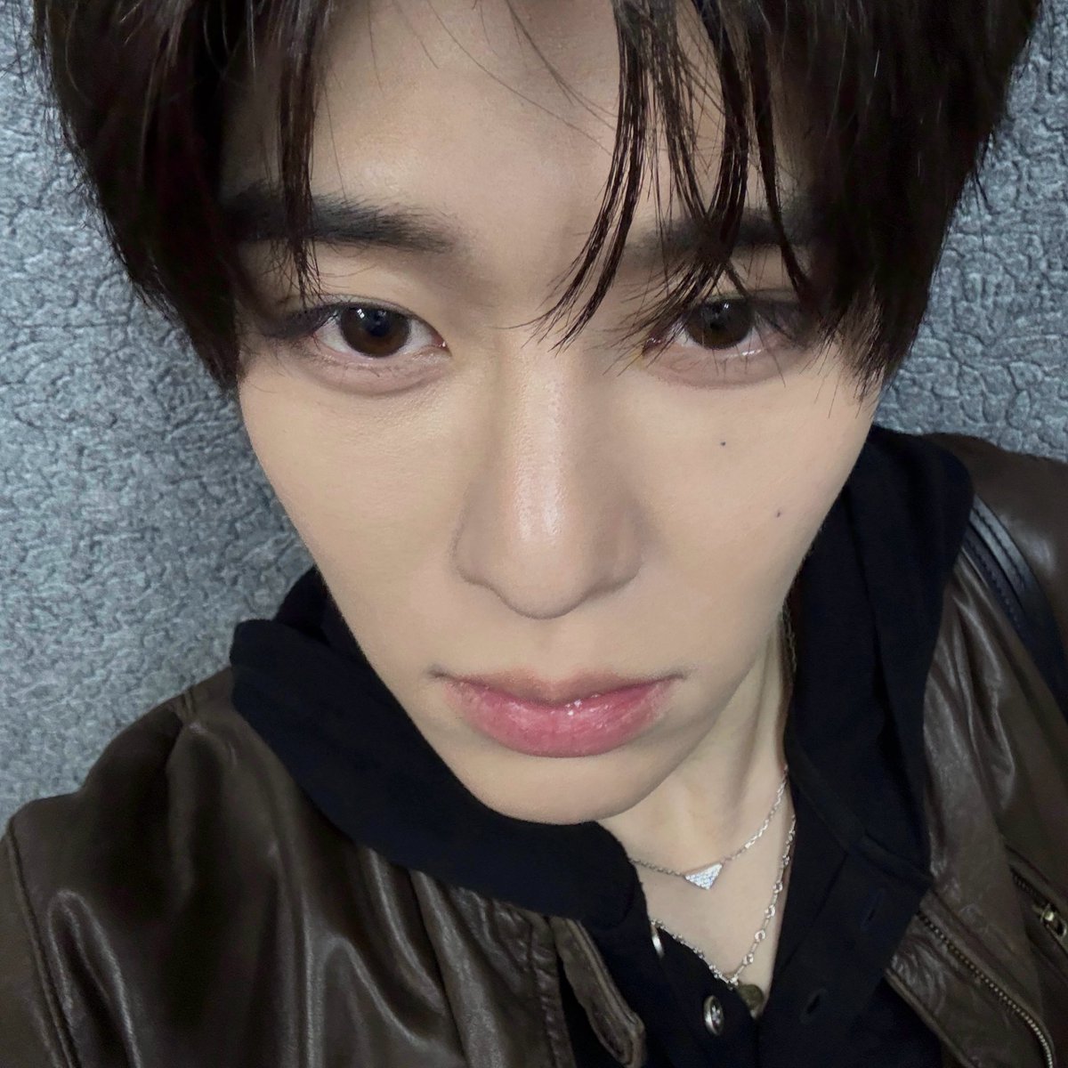 sionarchives's tweet photo. 260924 #SION 🌷💭 https://t.co/zuM3JSPLyH