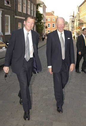 Asfel01's tweet photo. "Putin stopped them" ? Thats not true.
Putin is a just another puppet.
Installed and Coontrolled by the "western" fiinancial elite.
And "he" do exactly what they want.
The war is a business model for the bankers.
Here are some pictures that shows how close the Rothschilds are to the russia oligarchs.
The russian oligarchs installed putin as a president and he work for them.