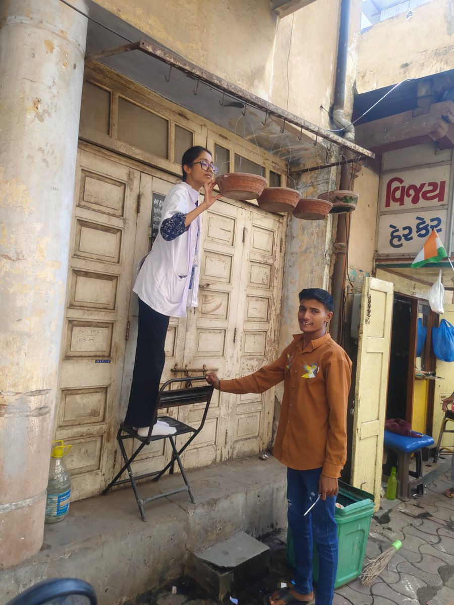 dsbccAmc's tweet photo. મચ્છરજન્ય રોગોના નિવારણ માટે કામગીરી!

કાલુપુર UHC દ્વારા વિસ્તારમાં ઘરઆંગણે ID કામગીરી હાથ ધરાઈ.

પાણીનો ભરાવો અટકાવો, મચ્છરના ઉત્પત્તિસ્થળો દૂર કરો અને સ્વસ્થ રહો!

#AMCHealthDepartment #KalupurUHC #VBD #IDActivity #DenguePrevention #MalariaPrevention https://t.co/yE4oqbVhJo