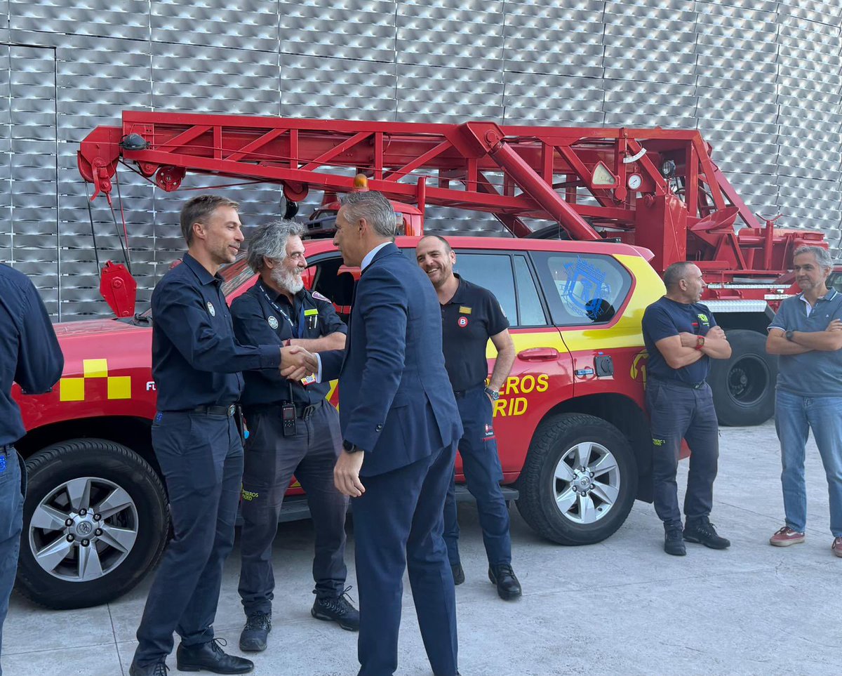 CarlosNovilloPi's tweet photo. Hoy inauguramos una jornada técnica muy necesaria impulsada por la @APTBBomberos y @Allianz_es 

El análisis de los peores incendios forestales que ha conocido nuestro país en su historia, debe ayudarnos a extraer lecciones aprendidas e incorporarlas al proceso de mejora.

En España ya hemos superado la superficie quemada en 2025 en estas fechas  y lo que es más preocupante, se ha duplicado la superficie arbolada respecto a 2025 y quintuplicado la media del decenio.