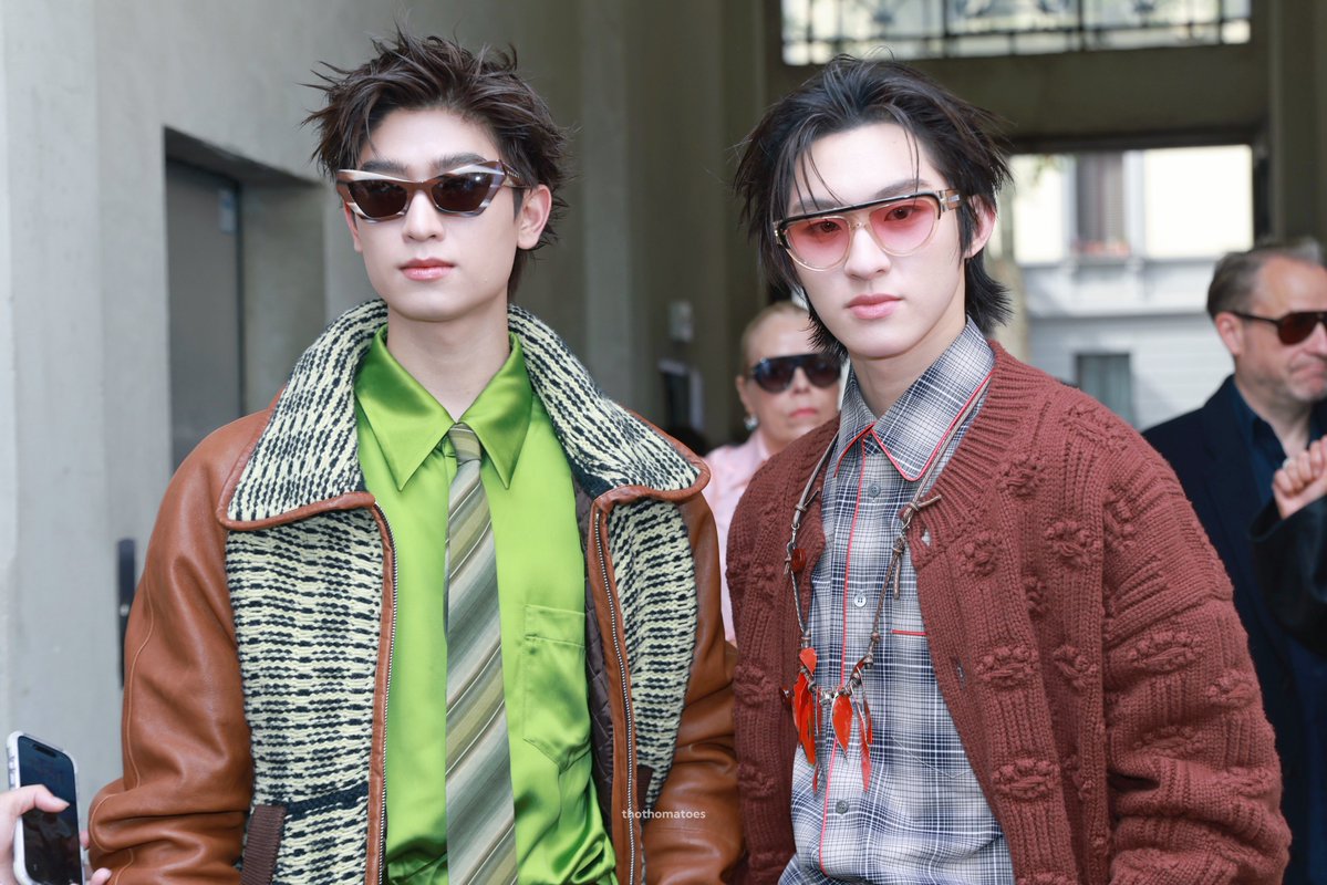 thothomatoes's tweet photo. 𝗰𝗼𝗼𝗹 𝗸𝗶𝗱𝘀 𝗶𝗻 𝗺𝗮𝗿𝗻𝗶 👔🧶🕶️

THOMAS KONG MFW SS27
#MARNIxTHOMASKONG https://t.co/pxtG7oVN2F