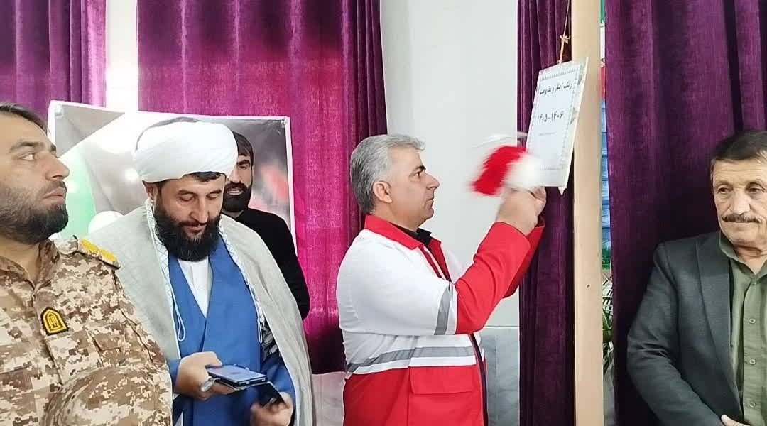 rcs_chbi's tweet photo. همزمان با آغاز #سال_تحصیلی و هفته دفاع مقدس، آیین نواختن زنگ ایثار و مقاومت با حضور بیژن طاهری، مدیرعامل جمعیت #هلال‌احمر چهارمحال و بختیاری و نماینده ویژه استاندار، در دبیرستان دخترانه الزهرا(س) چلگرد برگزار شد. https://t.co/m1QnVRQc9W