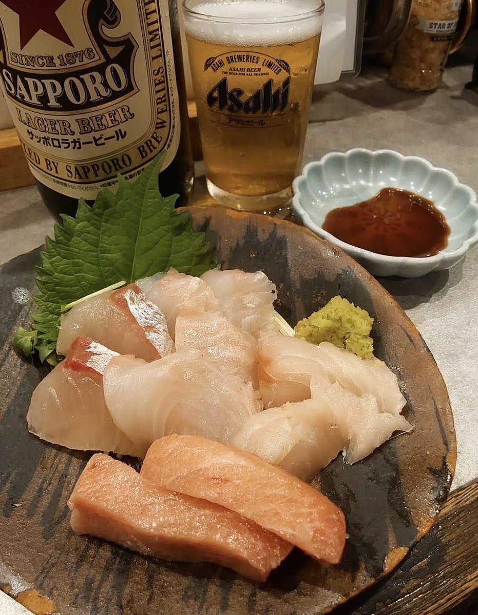 j9uc66's tweet photo. 仕事終わり。

今日はもうご飯作る気力なかったので
ひとりで飲んで帰る🍷

こういう時間けっこう好き

#ひとり飲み https://t.co/0s0R0LjbJx