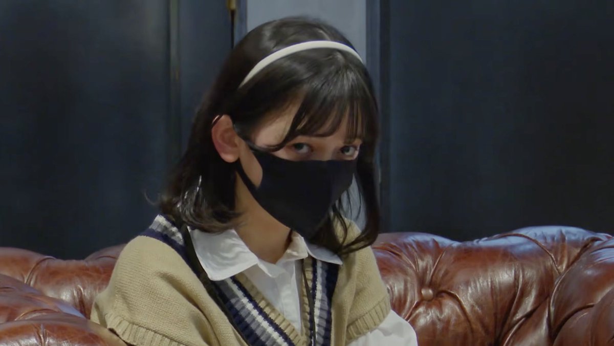 GHGo7CzPCa8UCuI's tweet photo. はちゃめちゃ美少女やけど 確かにこの容姿で急に手ガッと掴んできて「予備校どこ行ってんの？」はギョッとするかもしれない笑 https://t.co/6qxLcDK83M