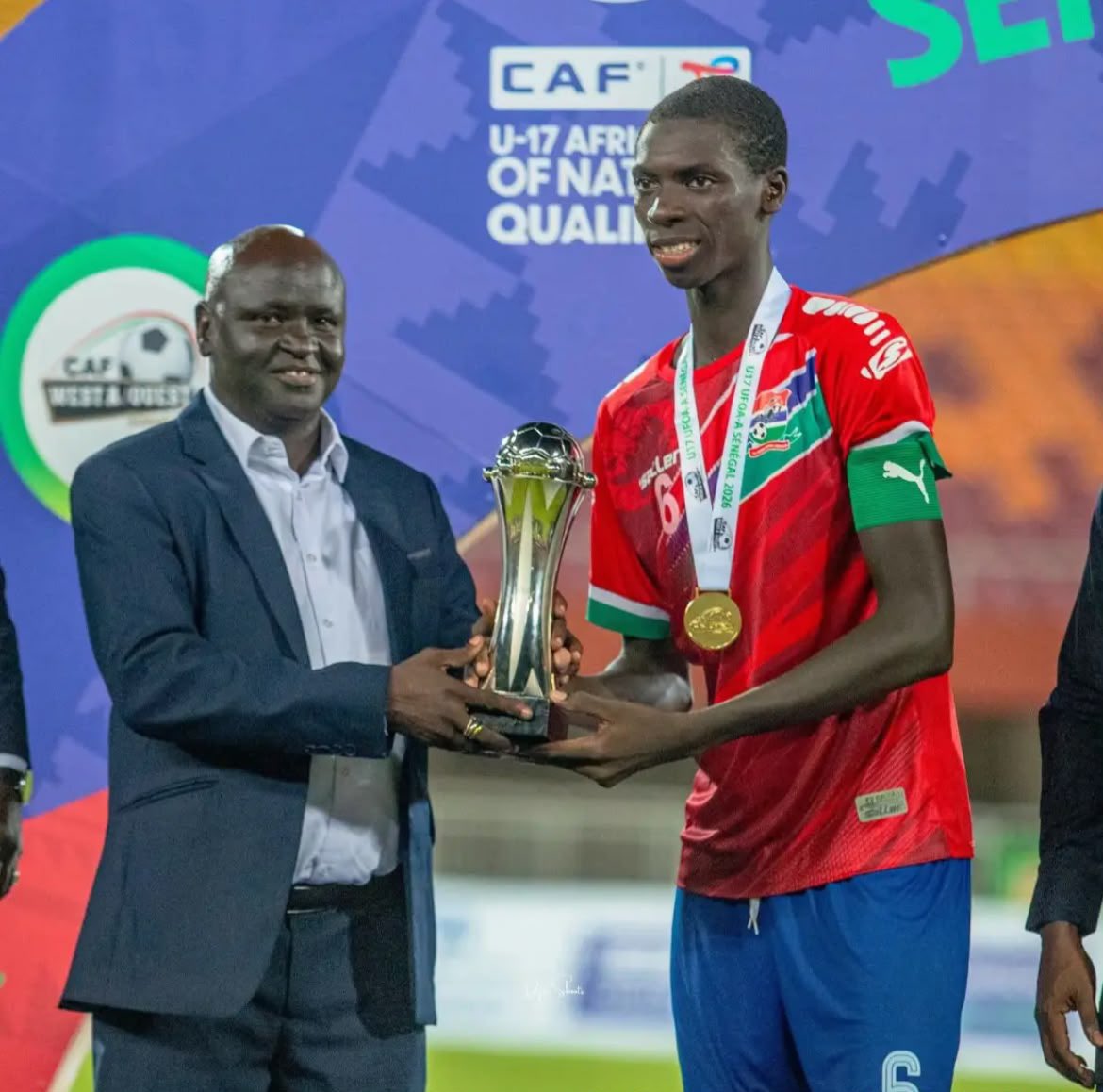 SportsPeteO's tweet photo. Manchester United are among a number of top European clubs tracking highly-rated Gambian teenager Omar Marong.
The 16-year-old impressed a number of clubs after captaining Gambia's Under-17 national team to success at the WAFU Zone A U-17 tournament in Senegal this month. #MUFC https://t.co/45IU3wnCyk