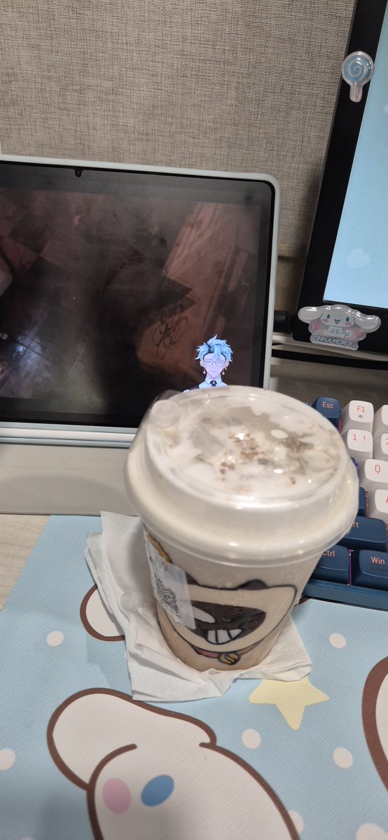 XynervaX's tweet photo. @lizelcia Saat ini saya masih betah di kantor dengan satu lagi pekerjaan yang harus selesai malam ini. Safe only. 😭👍🏻 https://t.co/FRnmarkHKx