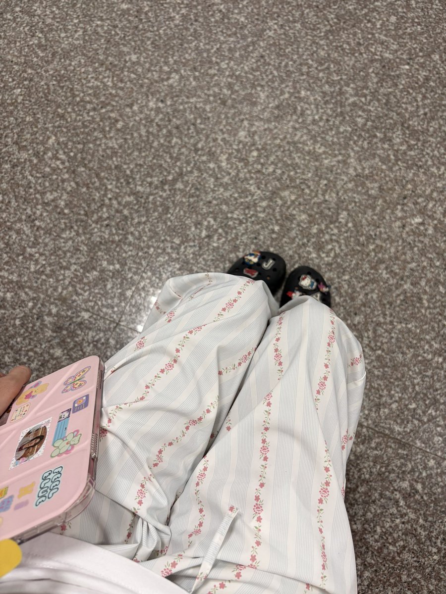 tobiobubu's tweet photo. Payday ใครชอบใส่กางเกงผ้าแนะนำร้าน dopey.puffy ราคาไม่แพงเลยผ้าลื่นๆใส่สบาย ลายดอกไม้มินิมอลสุดๆ ใส่ชิวๆหรื��ใส่ไปทำงานก็ได้น่ารักสุดๆ 
—https://t.co/k8UyBLimJt https://t.co/jtj4FGDmnA