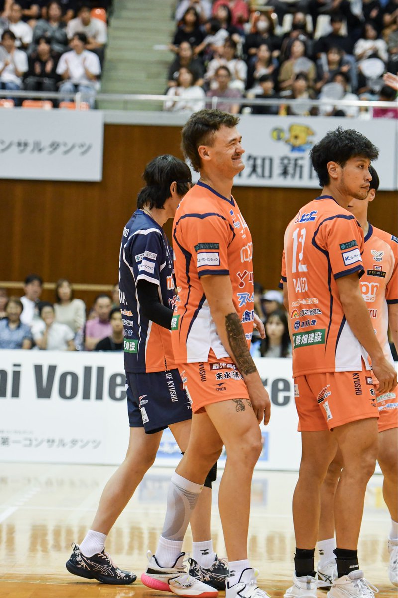 1230118K's tweet photo. Kochi Volleyball Preseason Match
2026.09.23  高知県立県民体育館

新加入の外国籍の選手とも仲良さそうで良き🥰

#小森郁己  選手
#フラーゴラッド鹿児島 #フラゴラ https://t.co/2rrYQKlCf3
