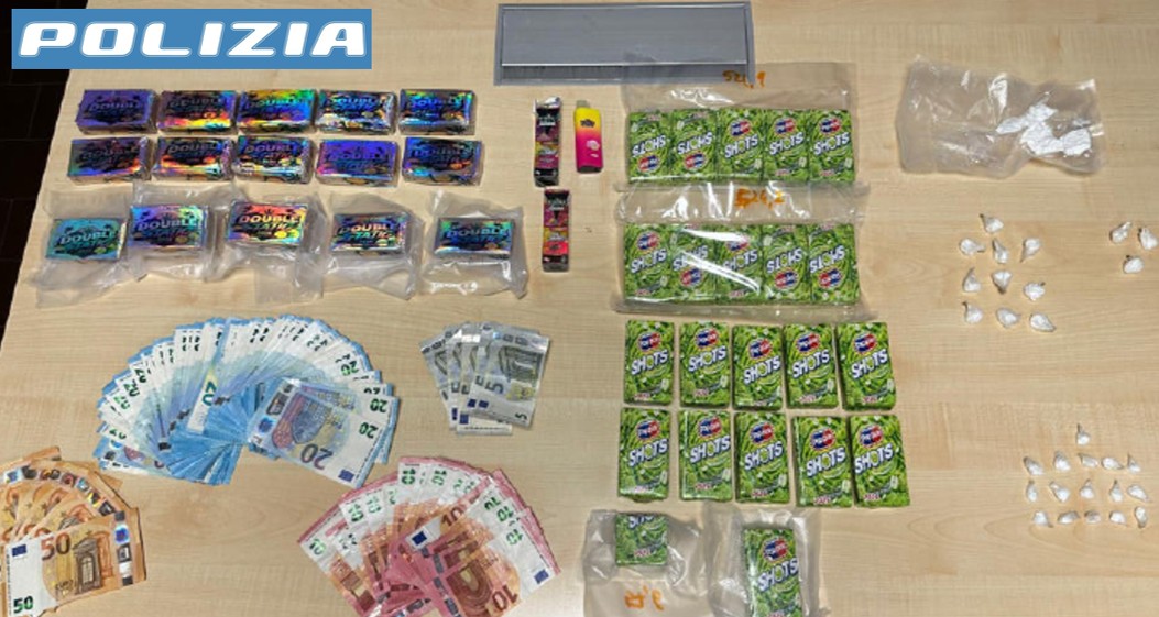 radiolombardia's tweet photo. #Milano, quasi 4 chili di #hashish nel frigorifero e #cocaina in camera: arrestato 30enne.
#radiolombardia #noncifermiamomai #spaccio
https://t.co/ln1iH71P8y https://t.co/69h3Ded1w1