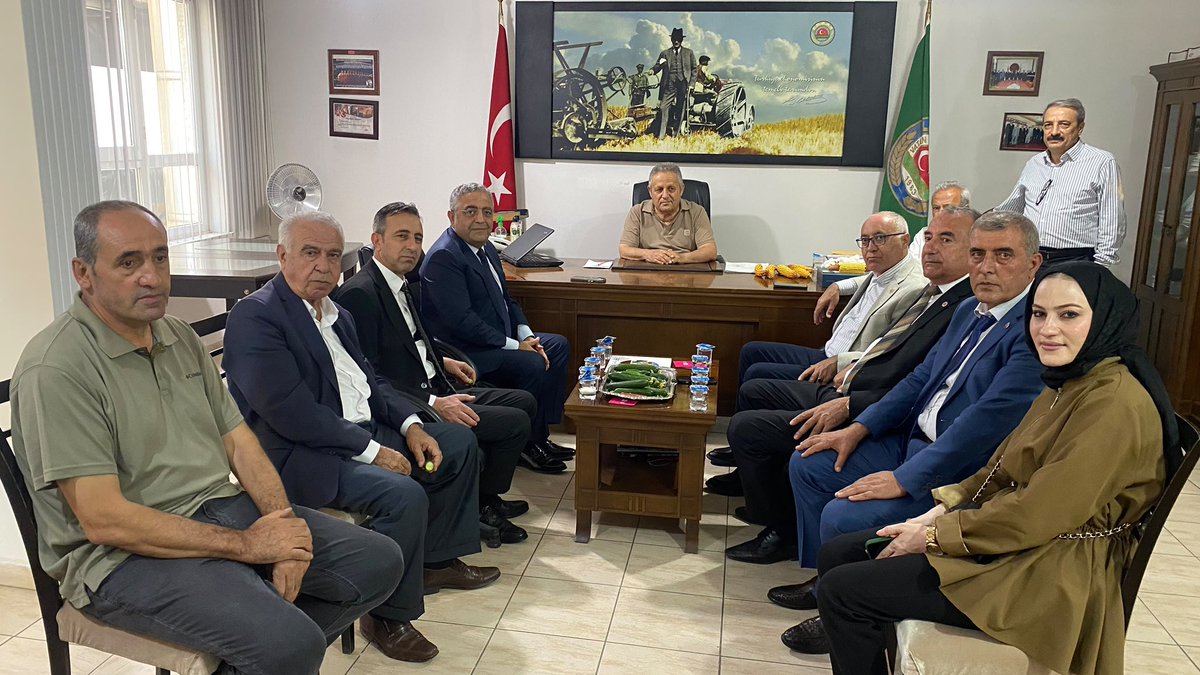 dogandemir41's tweet photo. 📍BATMAN ZİRAAT ODASI

Diyarbakır Milletvekilimiz Sezgin Tanrıkulu, YENİ Parti Batman İl Başkanımız Adnan Yaşar ve parti yöneticilerimizle birlikte Batman Ziraat Odası’nı ziyaret ettik.

Oda Başkanı Nizamettin Aydiş ve yönetimine misafirperverliklerinden dolayı teşekkür ediyoruz…
