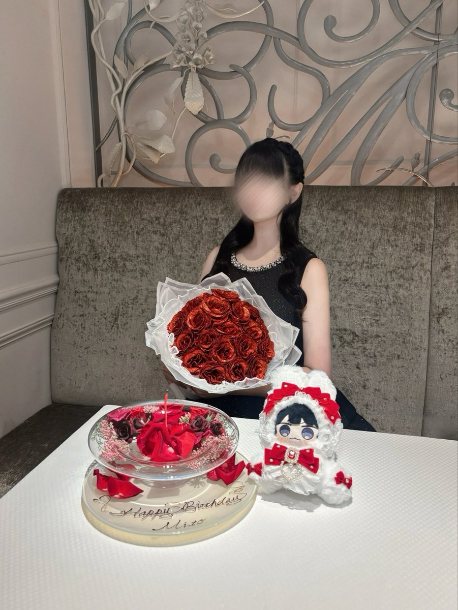 bkpc32's tweet photo. 当日お祝い🌹❤️
これからも美兎ちゃんにたくさんの幸せが降りそそぎますように✧*｡

#月ノ美兎生誕祭2026
#月ノ美兎誕生祭2026 https://t.co/ZPjhfGEcov