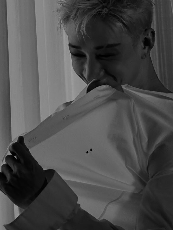 HAUNTEDON's tweet photo. Which is a very sophisticated way of saying I was actively holding my breath so my abs looked cut in the shadow. Consider yourselves formally served, then. https://t.co/mMhL9gqjjN