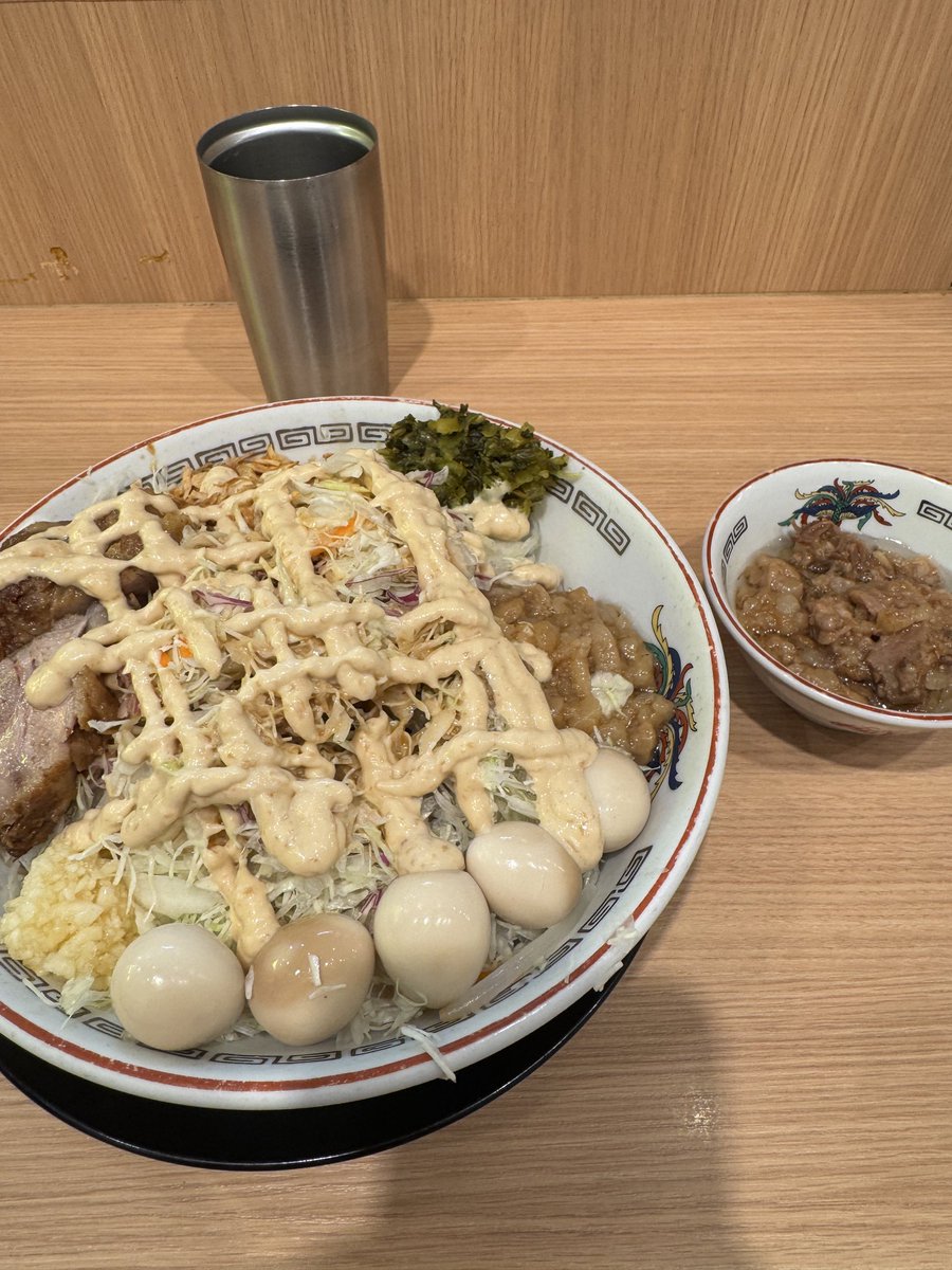 MkPlusWorks's tweet photo. #今日のランチ
#ラーメン豚山
 
月一の豚山は汁なしの予定でしたが、
今月で終了の冷やし中華をチョイス。

ミニ冷やし中華
アブラ
カラメ
肉一枚追加
うずら
肉あぶら
今日のアレ

腹きっつい。
でも満足感半端ない。
美味かった😊 https://t.co/2eOMHayahi