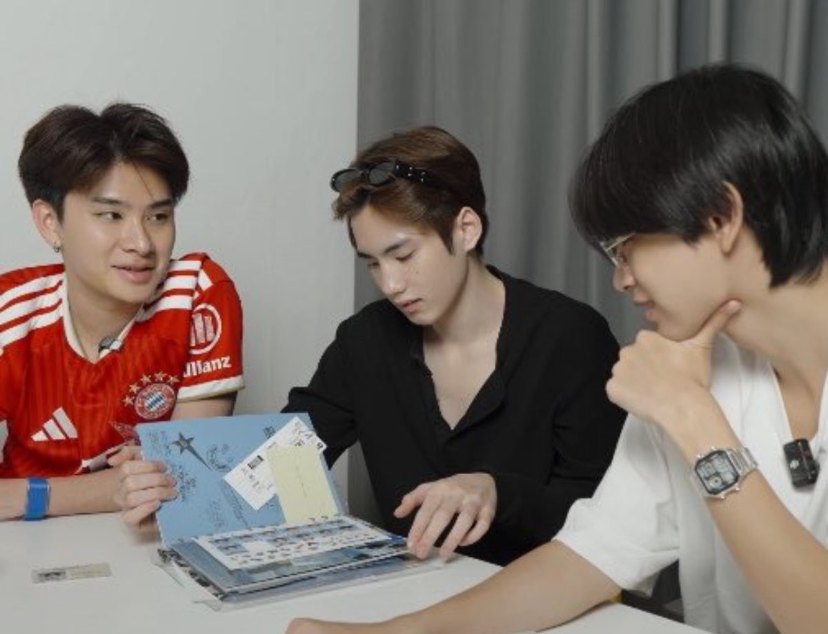 IINK569's tweet photo. เอางี้จะหาจากที่ไหนได้อีกวะสายตาจากหนุ่มตี๋วิดวะเรียนเก่งเล่นกีฬาเป็น มีชื่อเสียงไอดอลระดับแนวหน้าของเมืองไทย เจ้าของสวนทุเรียนแถมยังเฟรนลี่ขี้เล่นหล่อมีเทส รักครอบครัวรักเด็กรักสัตว์ใส่ใจคนรอบข้าง คนนี้แหละเน้กเชื่อแม่… https://t.co/RL3WYGKBFx