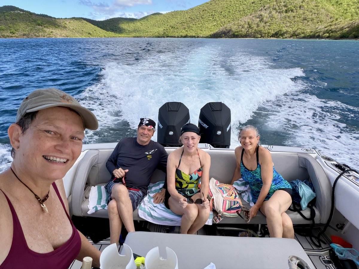 PatriciaSchaefR's tweet photo. #LaVida está llena de momentos con los que podemos crear bellos recuerdos. ¡Feliz jueves! ❤️ #paz #vida #caribe #antillas #saintthomas #momentos #recuerdos #salud #felicidad #respeto #fe https://t.co/H6mOhROXqJ
