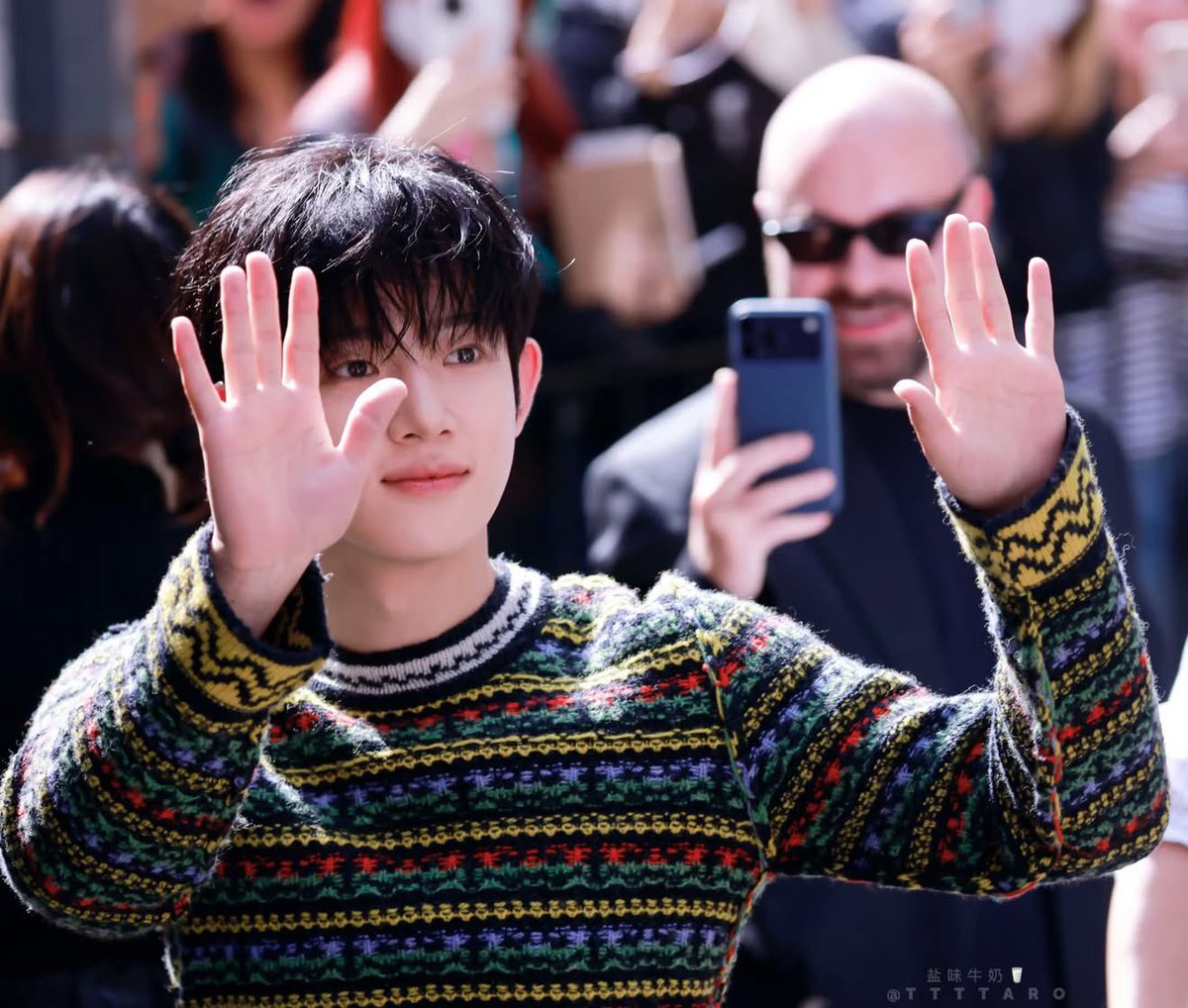 gahamdua_'s tweet photo. His ability to communicate emotion through subtle expressions is genuinely impressive.

PARK SIWOO AT MARNI MFWSS27 #PARKSIWOOxMARNI #PARKSIWOOxMARNIFWSS27 #PARKSIWOO #박시우 https://t.co/KCxJjkwCyU
