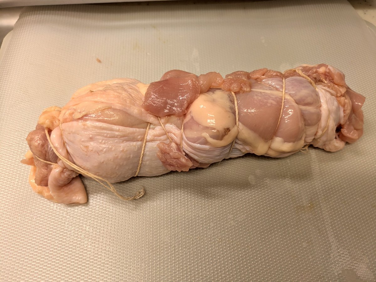 kevin_No3's tweet photo. YouTubeで精肉屋の仕込み動画で見て美味しそうだったので真似してみました。
途中でバラけちゃったけど美味しかったです✨ https://t.co/YZTFZHG0I2