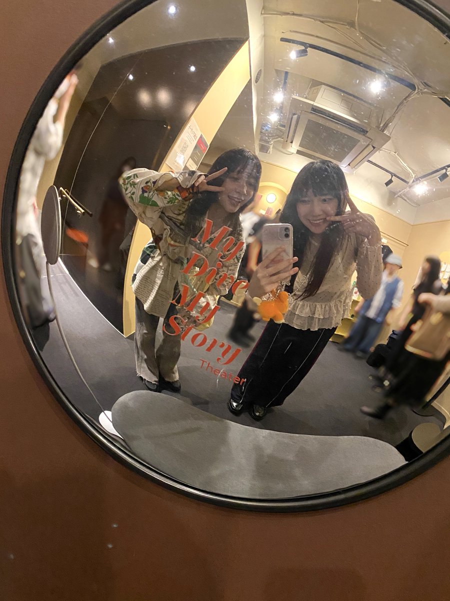 Rochi_ppp's tweet photo. にーなと一緒に
#イマーシブMIRAGE 遊びに行ってきました👻

すごく楽しかった‼️‼️
ホラー好き💖ホラー体験は苦手💦タイプなので不安もあったのですが、
めっちゃ怖いのにストレスフリーで😳✨️
ずっと楽しく怖がらせてもらえました…‼️🥺

お客さん同士で謎の結束力🤝が生まれる瞬間も多々あり…😂❤️‍🔥
最後尾を担当してくれたお兄さん、ホンマにありがとう🙏

明日9/25から‼️👻